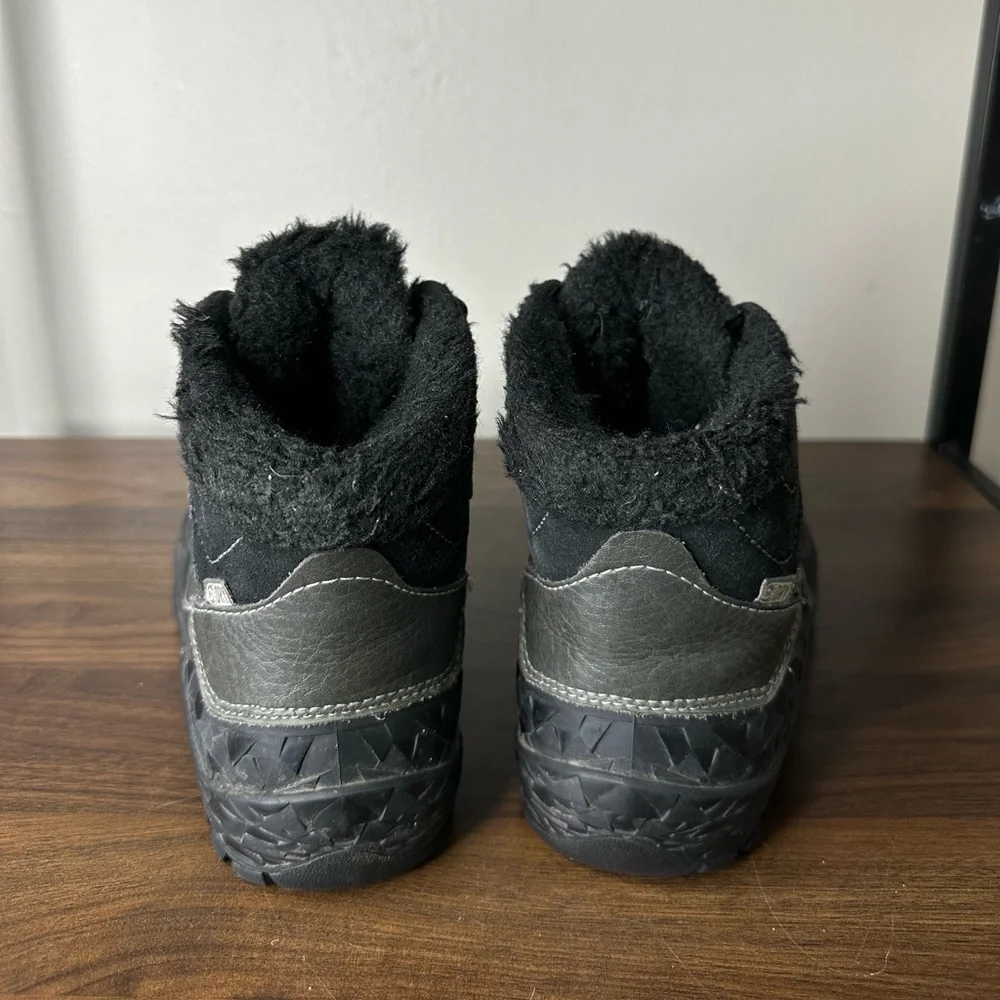 Merrell good preowned